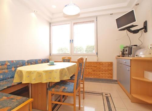Apartments Josip 1544