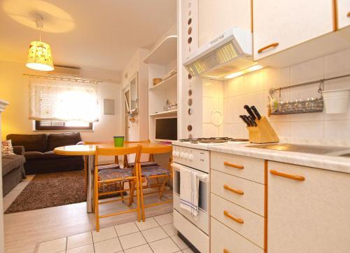 Apartments Josip 1544
