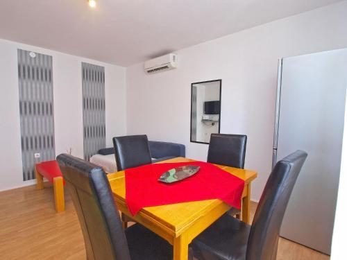 Apartments Elda 1470