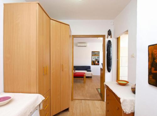 Apartments Elda 1470