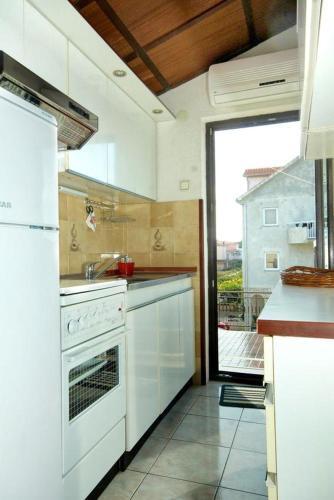 Apartments With A Parking Space Fazana - 7260