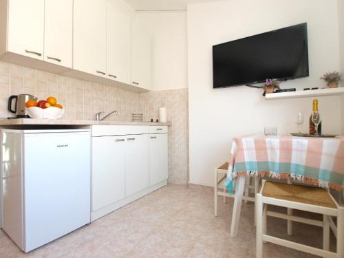 Apartments Valbandon 1616