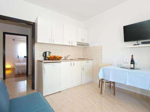 Apartments Valbandon 1616