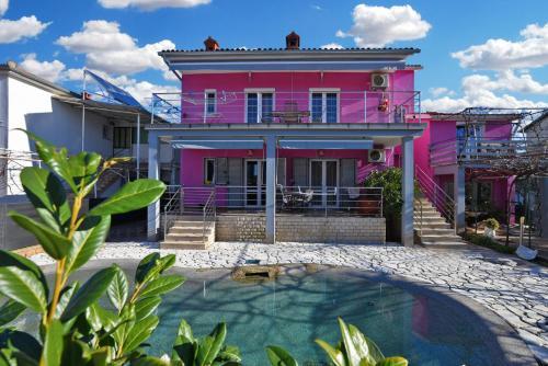 Apartments Pink 1785