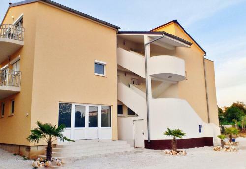 Apartment Funtana 7076b