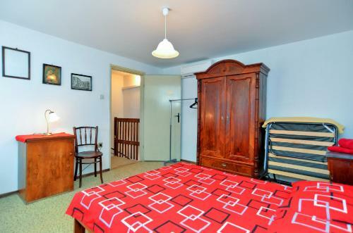 House Monteci 1378