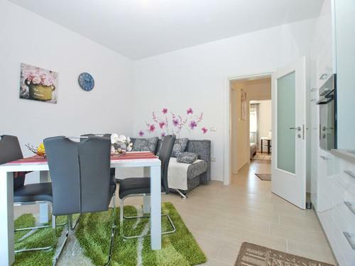 Apartments Lejla 1617