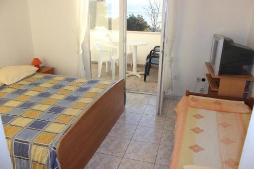 Apartments With A Parking Space Gradac (makarska) - 15628