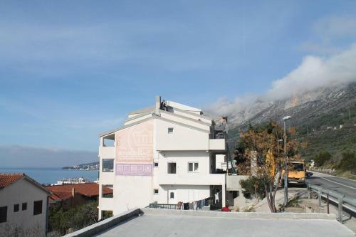 Apartment Gradac 12977a