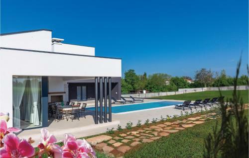 Five-bedroom Holiday Home In Kujici