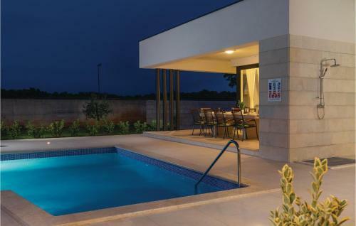 Five-bedroom Holiday Home In Kujici