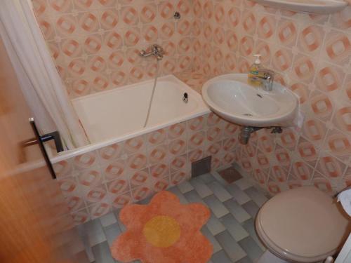 Apartments And Rooms With Parking Space Hvar - 15378