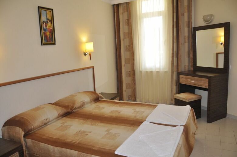 Primera Hotel And Apart