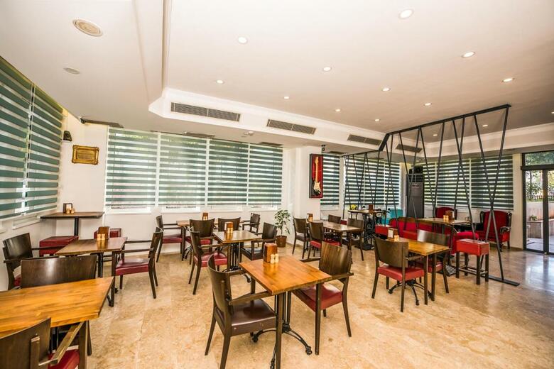 Mera Park Hotel