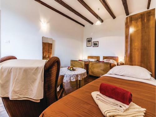 Two-bedroom Holiday Home In Jadreski