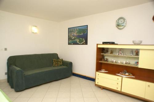 Apartments By The Sea Jelsa (hvar) - 4017