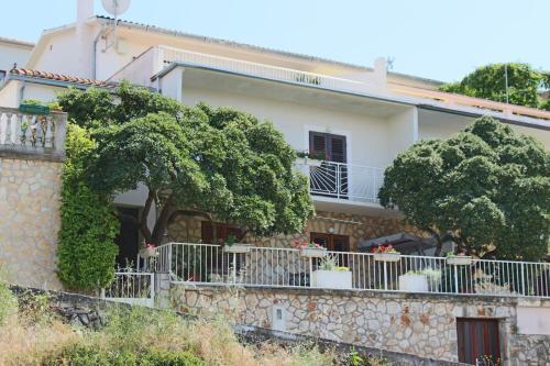 Apartments By The Sea Jelsa (hvar) - 15348