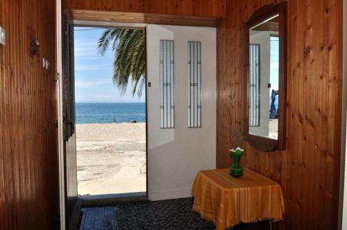 Seaside Holiday House Sumpetar (omis) - 14456