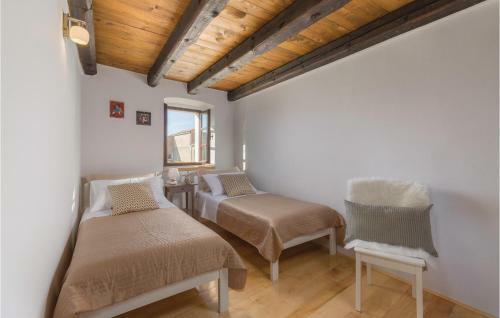 Seven-bedroom Holiday Home In Kanfanar