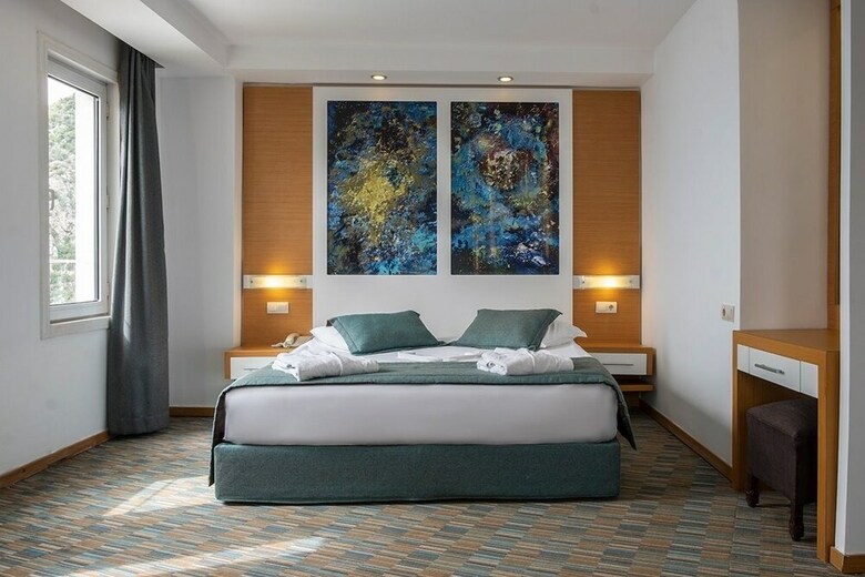 Ladonia Hotels Adakule
