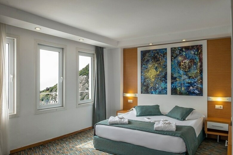 Ladonia Hotels Adakule