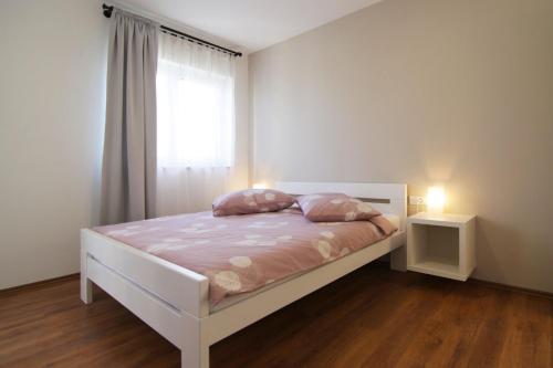 Apartments Denis 1742