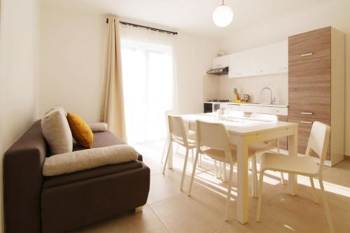 Apartments Denis 1742