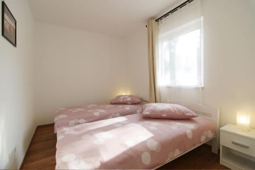 Apartments Denis 1742