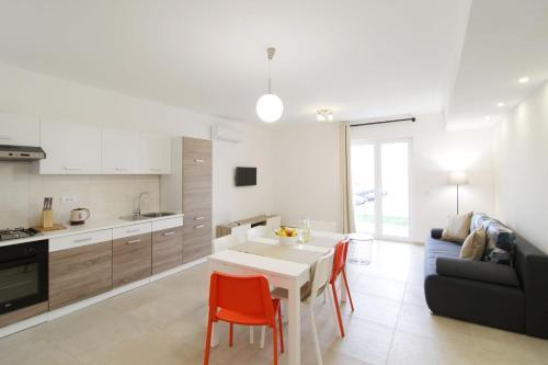 Apartments Denis 1742