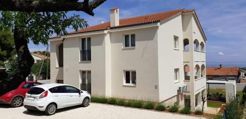 Apartments Denis 1742
