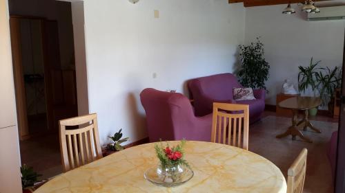 Apartment Lumbarda 4404b