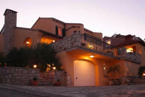 Holiday Home Girasole Lumbarda - Cin101005-f