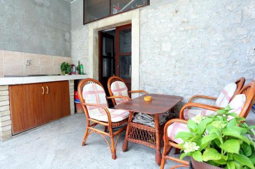 Apartment Lumbarda 156a