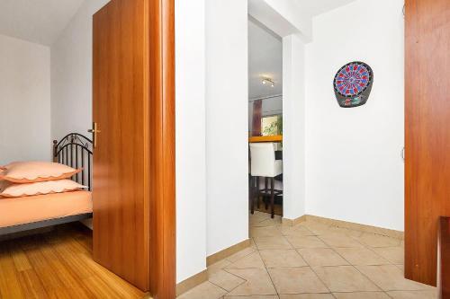 Apartment In Quiet Area Mamrsa