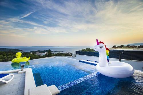 Villa Ctma225/ Holiday House With Heated Private Pool