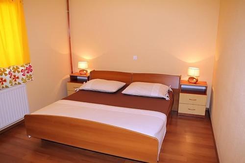 Apartments In Makarska 6735