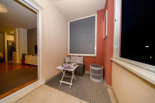 Apartments With A Parking Space Makarska - 16415