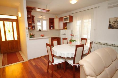 Apartment Makarska 6765a