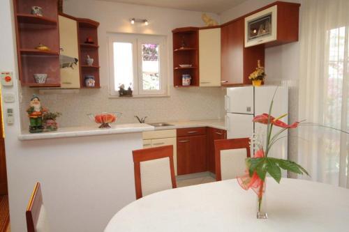 Apartment Makarska 6765a