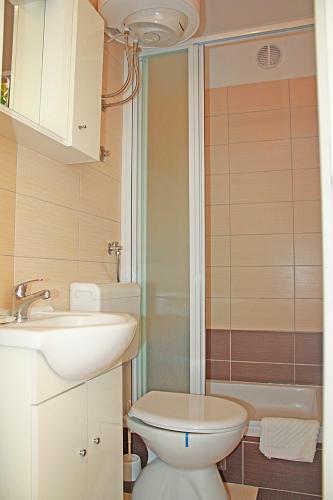 Hostal Bougainvillea Apartments
