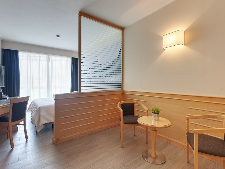 Hotel Occidental Aran Park