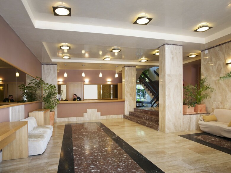 Apartamentos Ms Puerto Marina