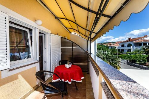 Apartments In Malinska/insel Krk 13213