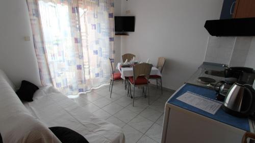 Apartment In Malinska/insel Krk 35483