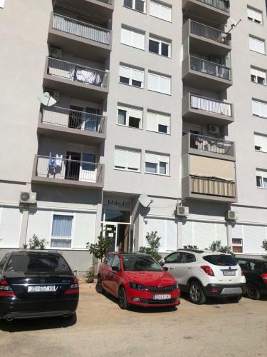 Apartments Mikuli?