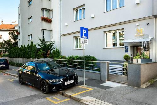 Apartments And Rooms With Parking Space Zagreb - 14675