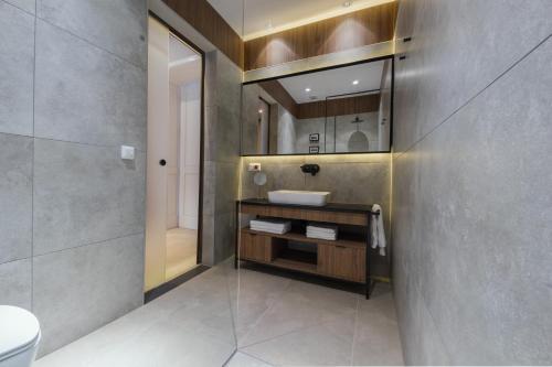 De?man Luxury Apartments