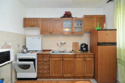 Apartment With Nice Terrace 684