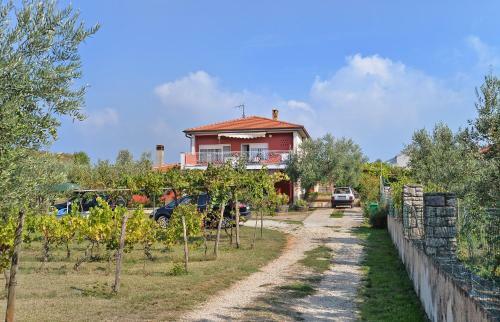 Apartment With Nice Terrace 684