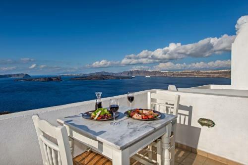 Apanemo Hotel & Suites